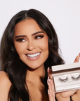 Dominique Ojitos Lashes